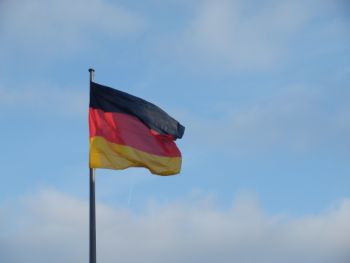 Fahne über Reichstag